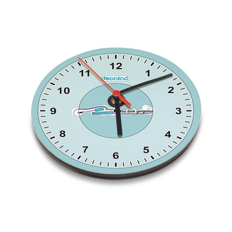 ساعة-حائط-دائرية-بتصميم-أنت-تبدو-رائعة-1