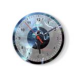 ساعة حائط دائرية بتصميم الاميرة مونونوكي مع ذئب