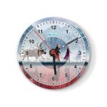 ساعة حائط دائرية بتصميم رحله الاصدقاء