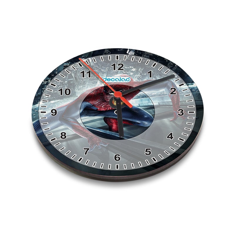 ساعة-حائط-دائرية-بتصميم-سبايدر-مان-اعلى-نيويورك-1