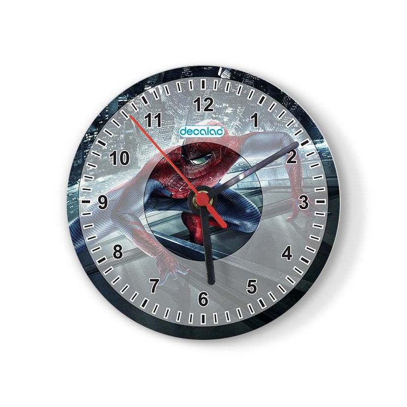 ساعة حائط دائرية بتصميم  سبايدر مان اعلى نيويورك ساعة حائط دائرية بتصميم  سبايدر مان اعلى نيويورك