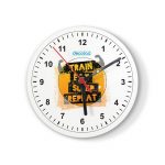 ساعة حائط دائرية بتصميم كن قوي ساعة حائط دائرية بتصميم كن قوي