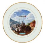 طبق زينة للطعام باطار داخلي ذهبي بتصميم أنشارتد 4: نهاية لص