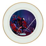 طبق زينة للطعام باطار داخلي ذهبي بتصميم إنتو ذا سبايدر فيرس