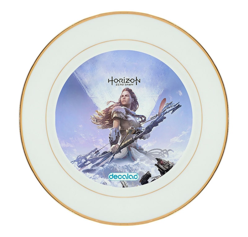 طبق زينة للطعام باطار داخلي ذهبي بتصميم الصيّادة إلوي هورايزن زيرو داون طبق زينة للطعام باطار داخلي ذهبي بتصميم الصيّادة إلوي هورايزن زيرو داون