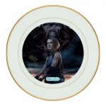 طبق زينة للطعام باطار داخلي ذهبي بتصميم جيل فالنتاين رزدنت ايفل 3