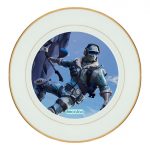 طبق زينة للطعام باطار داخلي ذهبي بتصميم فورت نايت تسلق جبل جليدي