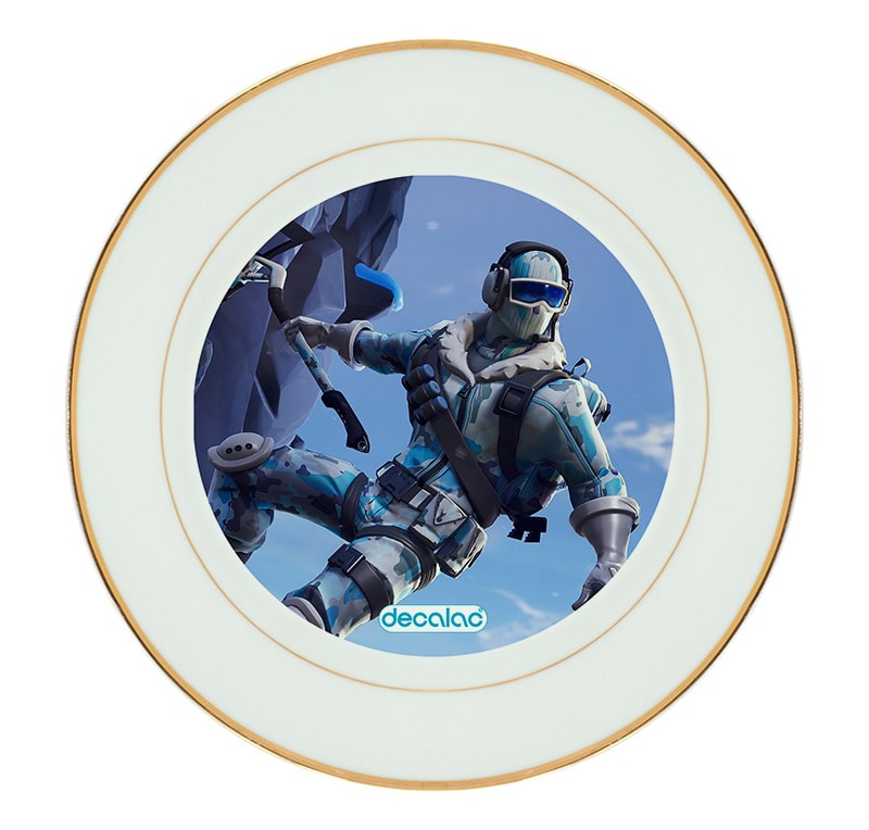 طبق زينة للطعام باطار داخلي ذهبي بتصميم فورت نايت تسلق جبل جليدي طبق زينة للطعام باطار داخلي ذهبي بتصميم فورت نايت تسلق جبل جليدي