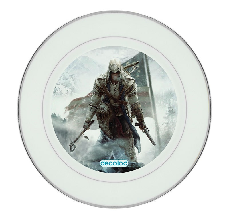 طبق زينة للطعام باطار داخلي فضي بتصميم أساسنز كريد الثورة الأمريكية طبق زينة للطعام باطار داخلي فضي بتصميم أساسنز كريد الثورة الأمريكية