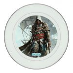 طبق زينة للطعام باطار داخلي فضي بتصميم قتال مع القراصنه أساسنز كريد