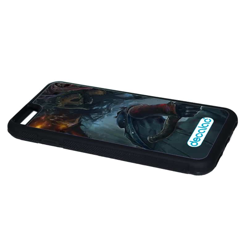 كفر-آيفون-8-بتصميم-الأرواح-الشريرة-بلود-بورن-2