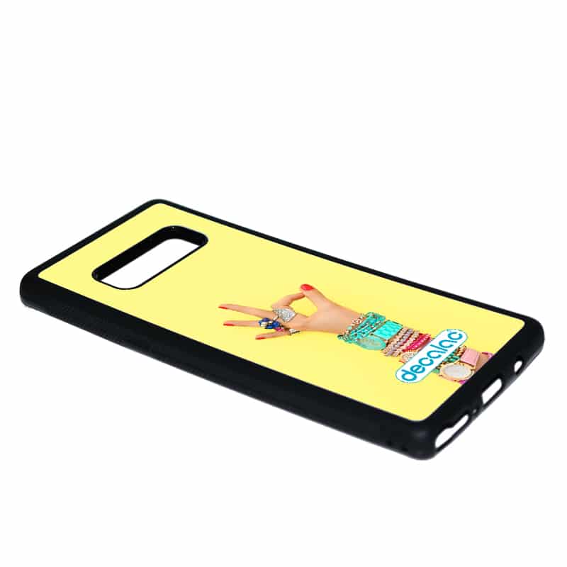 كفر-جلاكسي-اس-10-بلس-بتصميم-اكسسوارات-يد-امرأة-2