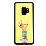 كفر جلاكسي اس 9 بتصميم اكسسوارات يد امرأة