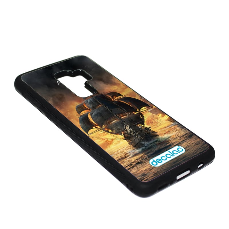 كفر-جلاكسي-اس-9-بلس-بتصميم-أساسنز-كريد-بلاك-فلاغ-1