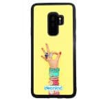 كفر جلاكسي اس 9 بلس بتصميم اكسسوارات يد امرأة