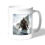 كوب قهوة بتصميم أساسنز كريد الثورة الأمريكية