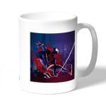 كوب قهوة بتصميم إنتو ذا سبايدر فيرس