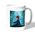 كوب قهوة بتصميم الأميرة ميريدا مع القوس والسهم