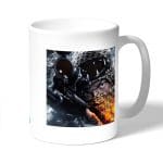 كوب قهوة بتصميم القناص  باتلفيلد 1