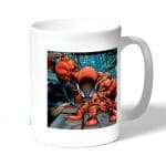 كوب قهوة بتصميم تسلق الجدران سبايدر مان
