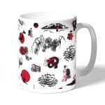 كوب قهوة بتصميم رسومات يابانيه