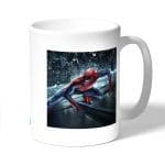 كوب قهوة بتصميم  سبايدر مان اعلى نيويورك