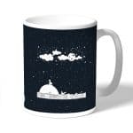 كوب قهوة بتصميم قمر والنجوم