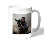 كوب قهوة بتصميم كول أوف ديوتي قناص