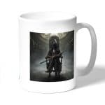 كوب قهوة بتصميم ليدي ماريا بلود بورن