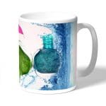 كوب قهوة بتصميم مناكير