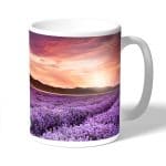 كوب قهوة بتصميم ورود بنفسجيه