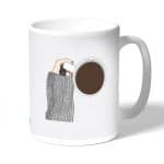 كوب قهوة بتصميم وقت القهوة