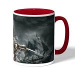 كوب قهوة بمقبض احمر بتصميم أساسنز كريد