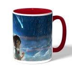 كوب قهوة بمقبض احمر بتصميم خيوط جمعتنا معا انمي