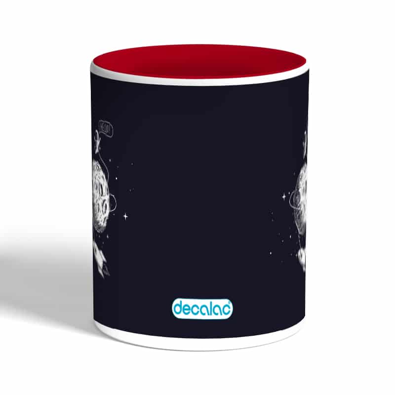 كوب-قهوة-بمقبض-احمر-بتصميم-رائد-فضاء-1