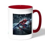 كوب قهوة بمقبض احمر بتصميم  سبايدر مان اعلى نيويورك