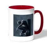 كوب قهوة بمقبض احمر بتصميم سبايدر مان الاسود