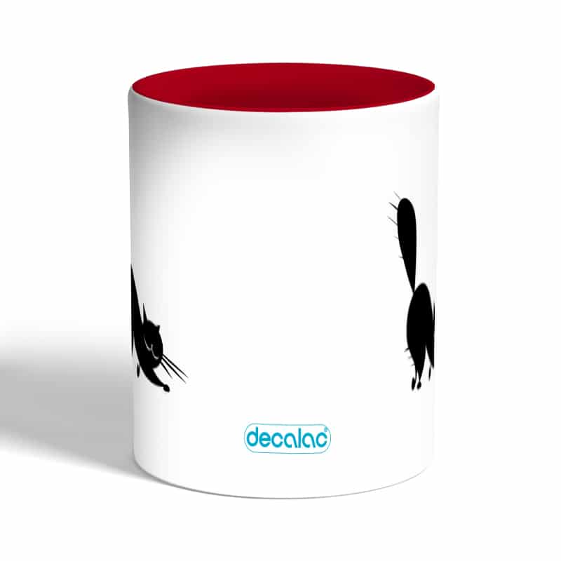 كوب-قهوة-بمقبض-احمر-بتصميم-قط-اسود-1