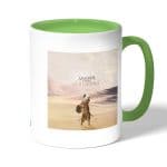 كوب قهوة بمقبض اخضر بتصميم أساسنز كريد أوريجنز