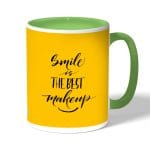 كوب قهوة بمقبض اخضر بتصميم ابتسامه