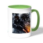 كوب قهوة بمقبض اخضر بتصميم القناص  باتلفيلد 1