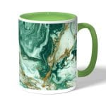 كوب قهوة بمقبض اخضر بتصميم ذهبي وأخضر