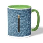 كوب قهوة بمقبض اخضر بتصميم سحاب