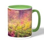 كوب قهوة بمقبض اخضر بتصميم غابه ورود