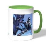 كوب قهوة بمقبض اخضر بتصميم فورت نايت تسلق جبل جليدي