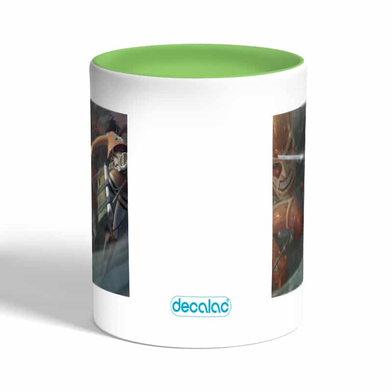 كوب-قهوة-بمقبض-اخضر-بتصميم-قتال-مع-العملاق-الضخم-هجوم-العمالقة-1