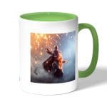 كوب قهوة بمقبض اخضر بتصميم لعبة باتلفيلد