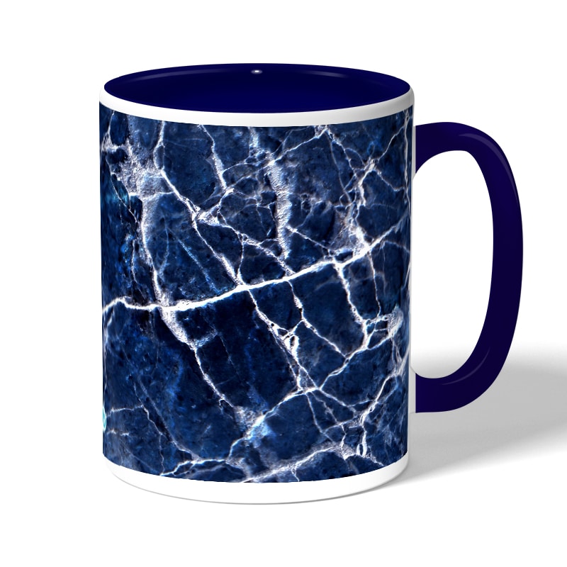 كوب قهوة بمقبض ازرق داكن بتصميم أزرق وأبيض كوب قهوة بمقبض ازرق داكن بتصميم أزرق وأبيض