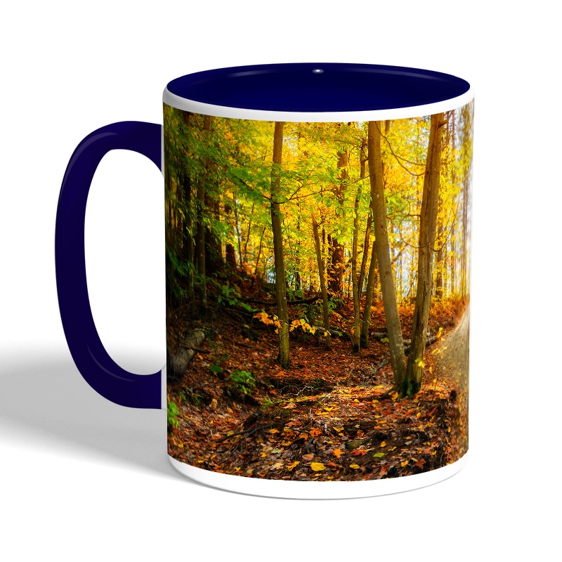 كوب-قهوة-بمقبض-ازرق-داكن-بتصميم-أوراق-الخريف-2