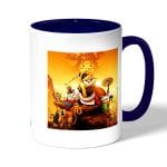 كوب قهوة بمقبض ازرق داكن بتصميم اصدقاء كونغ فو باندا